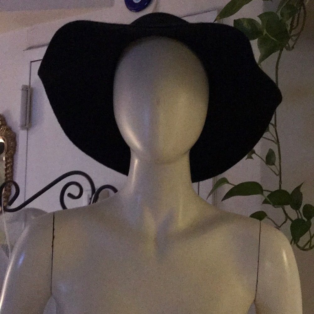 Hat attack wool hat 20"